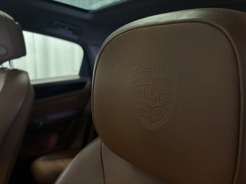 Certified 2023 Porsche Cayenne S image 6