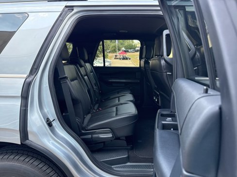 Used 2020 Ford Expedition XLT w/ Equipment Group 202A image 11
