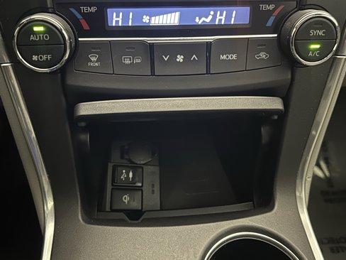 Used 2015 Toyota Camry XLE image 28