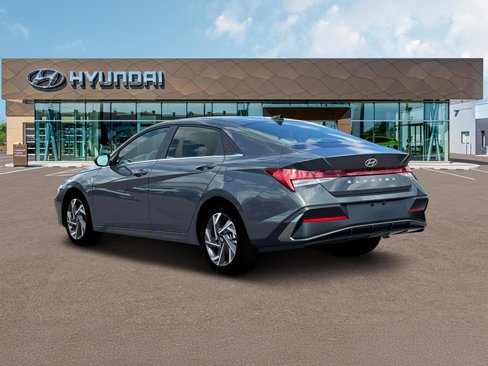 New 2025 Hyundai Elantra SEL image 5