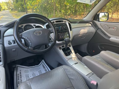 Used 2005 Toyota Highlander V6 image 25