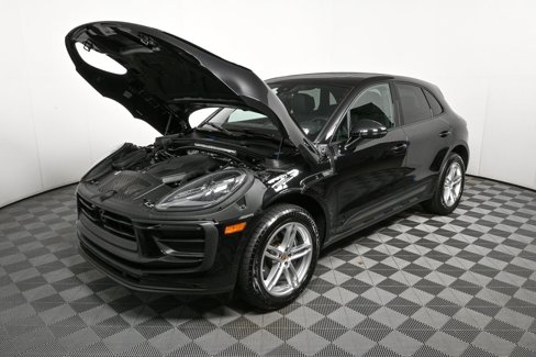 Used 2025 Porsche Macan image 35