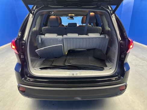 Used 2017 Toyota Highlander LE image 27
