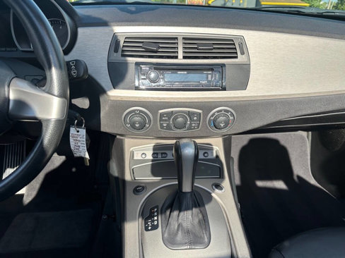 Used 2003 BMW Z4 3.0i image 14