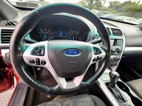 Used 2014 Ford Explorer XLT image 12