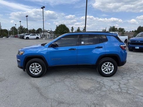 Used 2017 Jeep Compass Sport w/ Cold Weather Group image 9