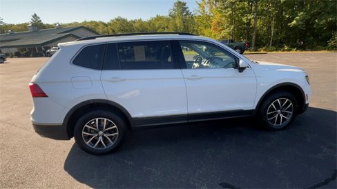 Used 2018 Volkswagen Tiguan SE w/ Panoramic Sunroof Package image 9