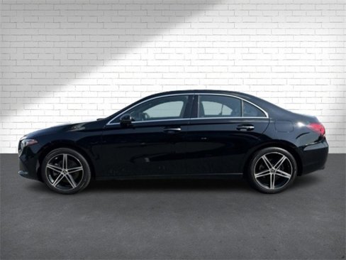 Used 2019 Mercedes-Benz A 220 4MATIC image 2