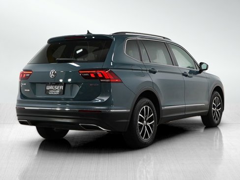 Used 2021 Volkswagen Tiguan SE w/ Panoramic Sunroof Package image 5