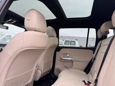 Used 2022 Mercedes-Benz GLB 250 4MATIC image 15