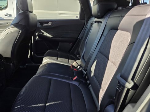 New 2025 Ford Escape SE image 17