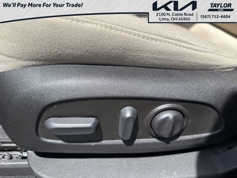 Used 2022 Chevrolet Traverse LT image 24