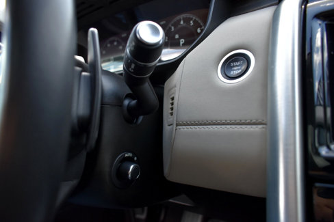 Used 2019 Land Rover Discovery HSE image 44