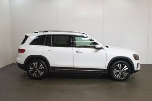 Used 2024 Mercedes-Benz GLB 250 4MATIC image 3