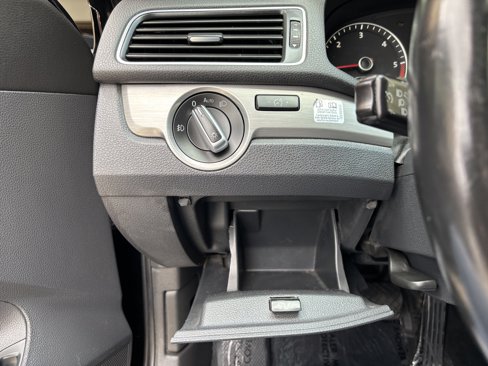 Used 2014 Volkswagen Passat TDI SE image 21