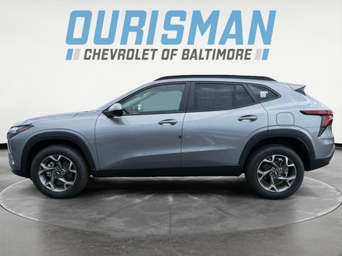 New 2025 Chevrolet Trax LT w/ Driver Confidence Package image 3