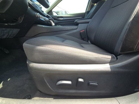 Used 2022 Nissan Altima 2.5 SV w/ SV Premium Package image 17