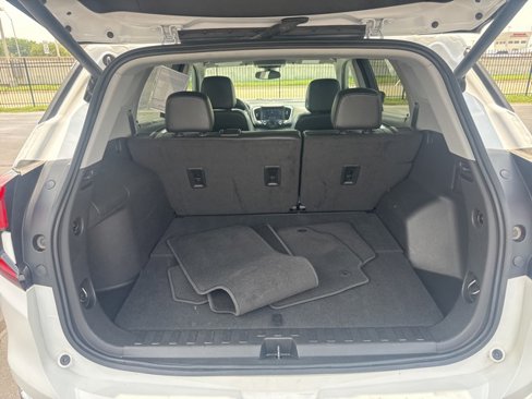 Used 2024 GMC Terrain SLT image 5