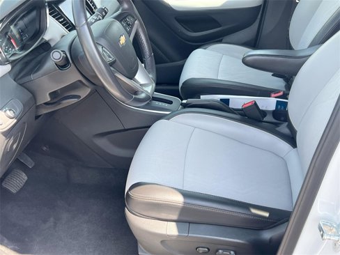 Certified 2022 Chevrolet Trax LT w/ LT Convenience Package image 18