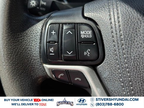 Used 2017 Toyota Highlander LE image 28