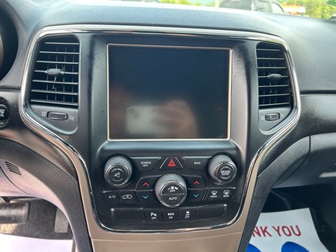 Used 2015 Jeep Grand Cherokee Laredo w/ Quick Order Package 23E image 32