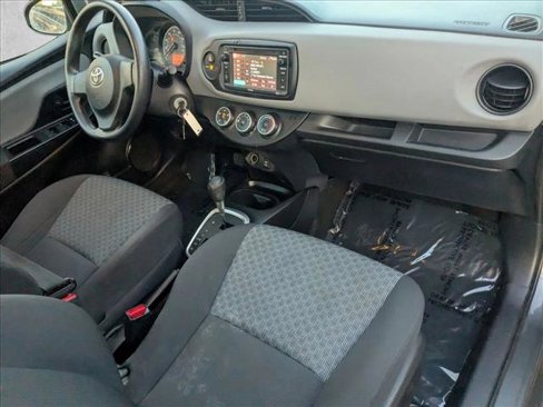Used 2015 Toyota Yaris L image 19
