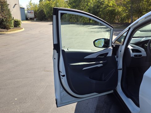 Used 2017 Chevrolet Bolt LT image 12