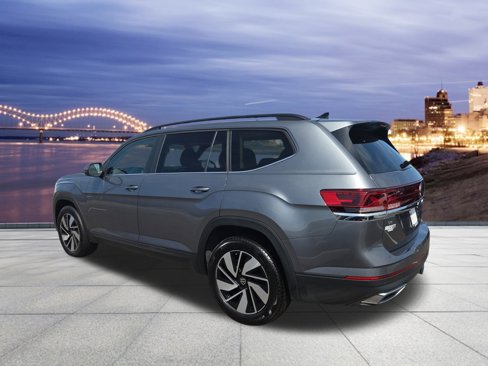 Used 2025 Volkswagen Atlas SE image 3