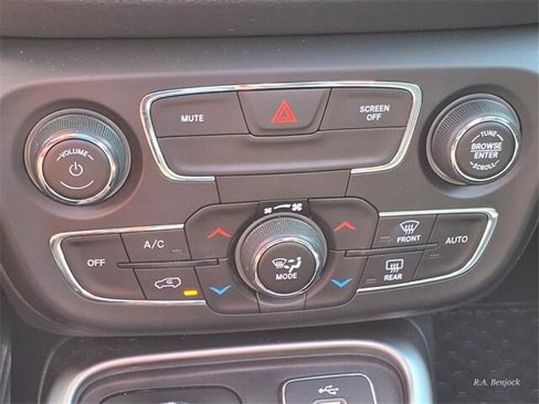 Certified 2018 Jeep Compass Latitude w/ Popular Equipment Group image 20