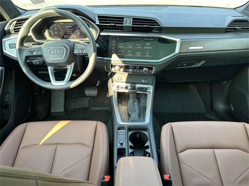 Certified 2025 Audi Q3 2.0T Premium image 17