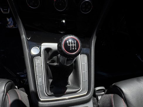 Used 2020 Volkswagen GTI SE image 5