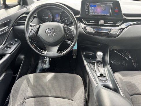 Used 2018 Toyota C-HR XLE image 12