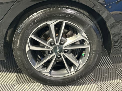 Used 2023 Kia Forte LXS image 12