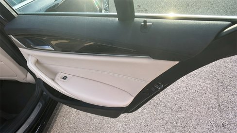 Used 2020 BMW 530i w/ Premium Package image 19