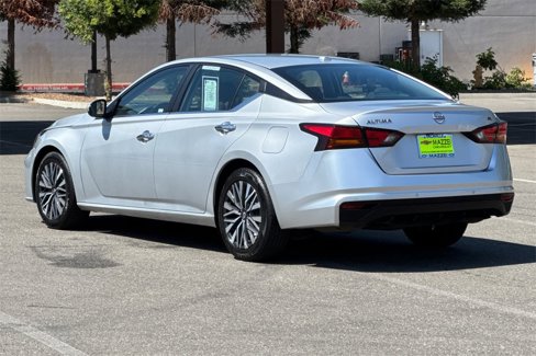 Used 2023 Nissan Altima 2.5 SV image 3
