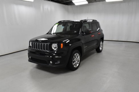Used 2022 Jeep Renegade Latitude w/ Convenience Group image 2