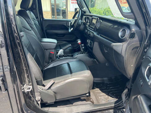 Used 2018 Jeep Wrangler Unlimited Sahara image 17