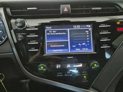 Used 2020 Toyota Camry SE image 15