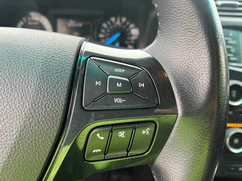 Used 2017 Ford Explorer XLT image 14