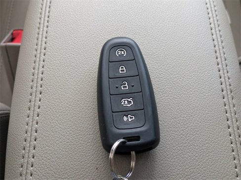 Used 2016 Ford Escape Titanium image 32