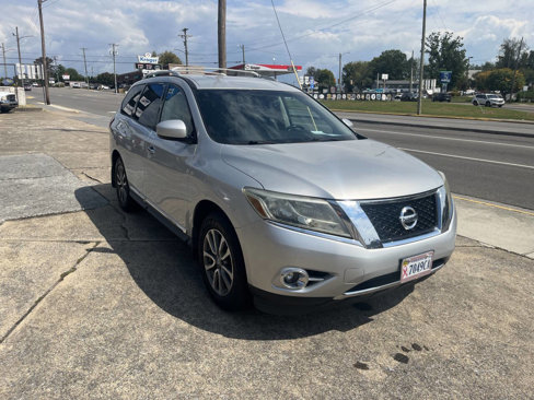 Used 2014 Nissan Pathfinder SL w/ SL Tech Package image 3