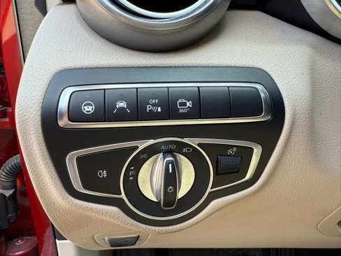 Used 2019 Mercedes-Benz GLC 300 4MATIC image 13