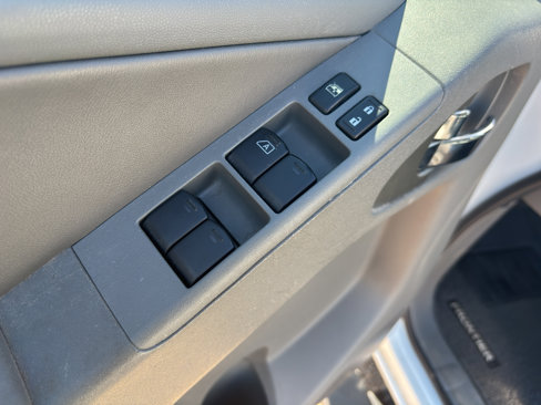 Used 2019 Nissan Frontier SL image 19