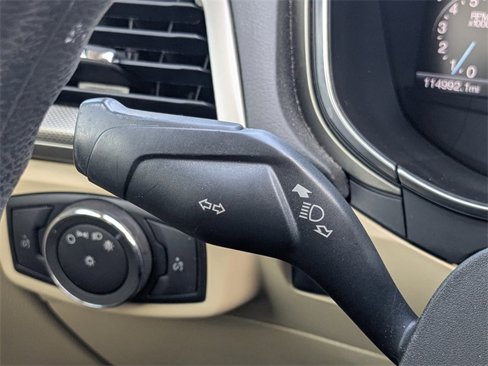 Used 2016 Ford Fusion SE image 25