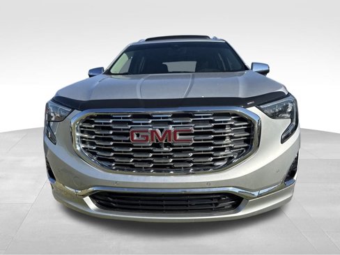 Used 2018 GMC Terrain Denali w/ Advanced Safety Package image 2