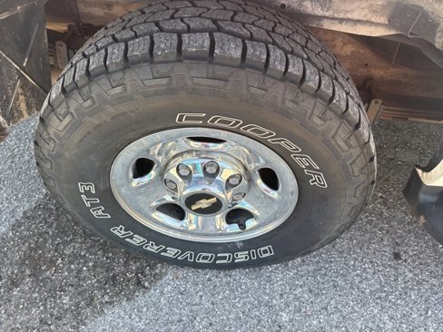 Used 1999 Chevrolet Suburban 2WD w/ Preferred Equipment Group 3 image 6