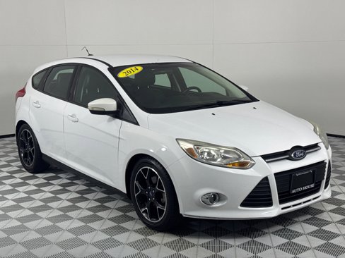 Used 2014 Ford Focus SE w/ Equipment Group 201A image 3