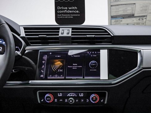 New 2025 Audi Q3 2.0T Premium image 16