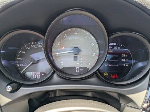 Certified 2022 Porsche Macan S image 17