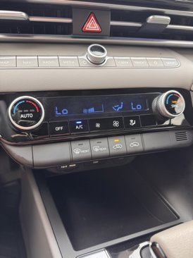 Used 2024 Hyundai Elantra SEL image 18